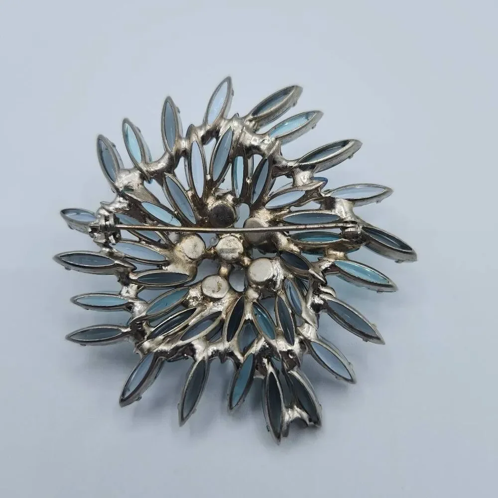 Vtg Unsigned Swirl Round Floral Burst Glass & AB Rhinestone Brooch Blue Gray OS - Picture 5 of 9